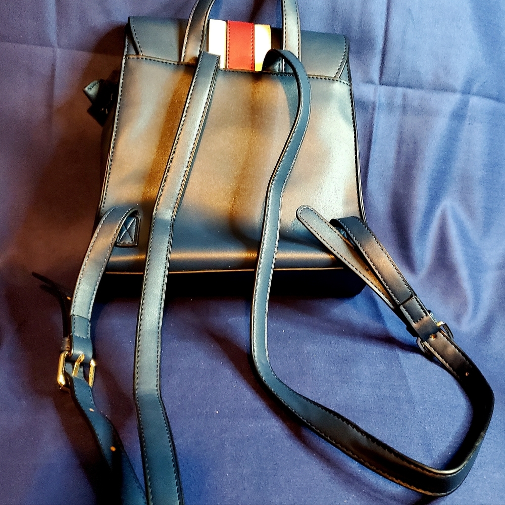 Backpack - Picture 5 of 10